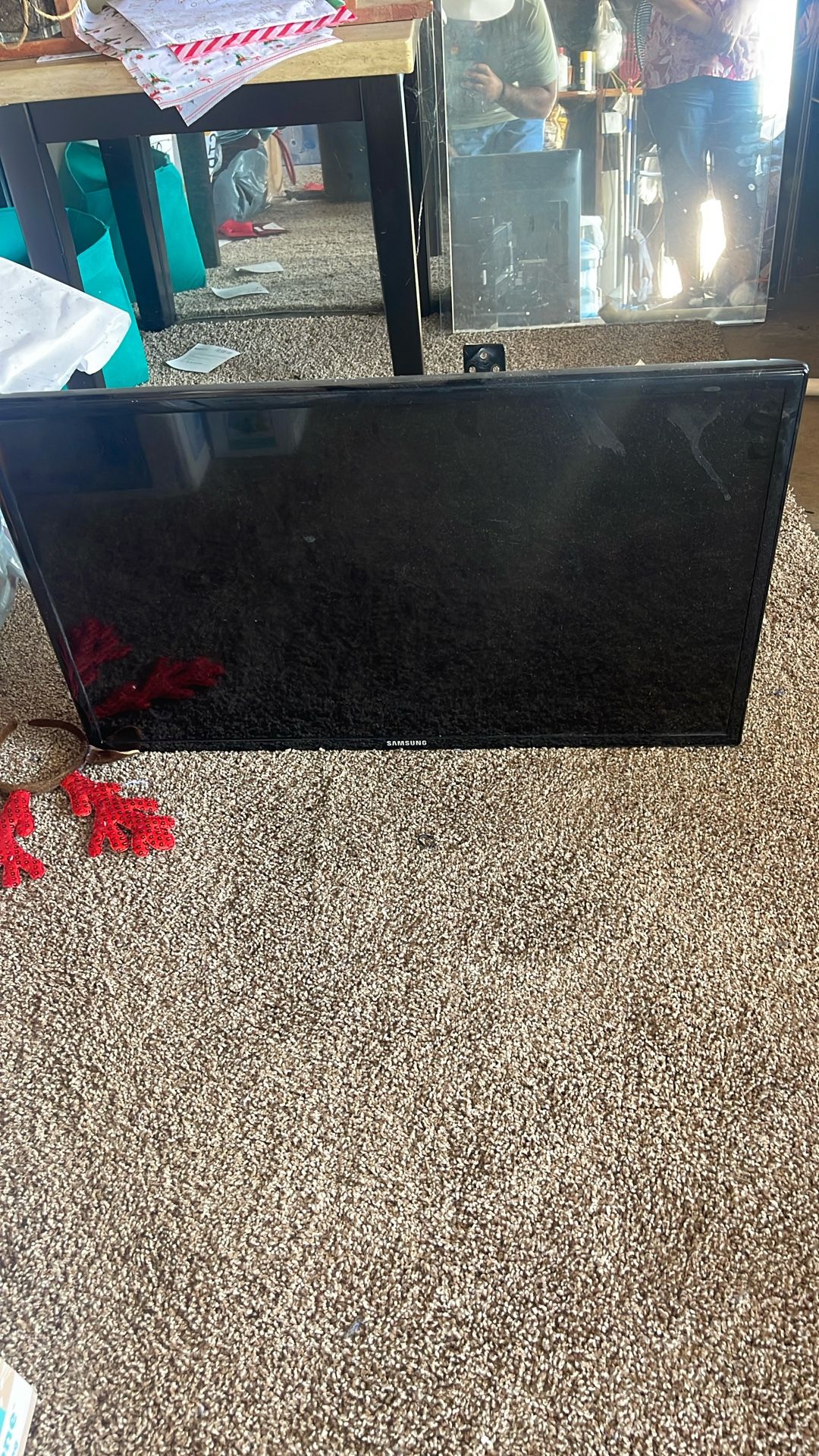 Samsung Tv Comes With A Wall Stand …