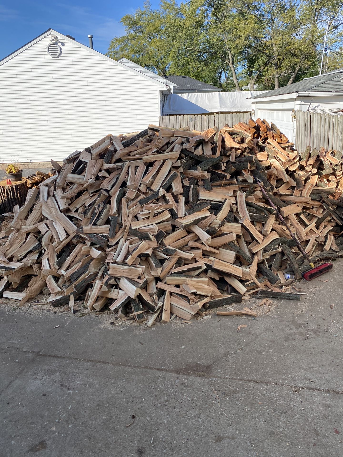 PREMIUM SEASONED FIREWOOD