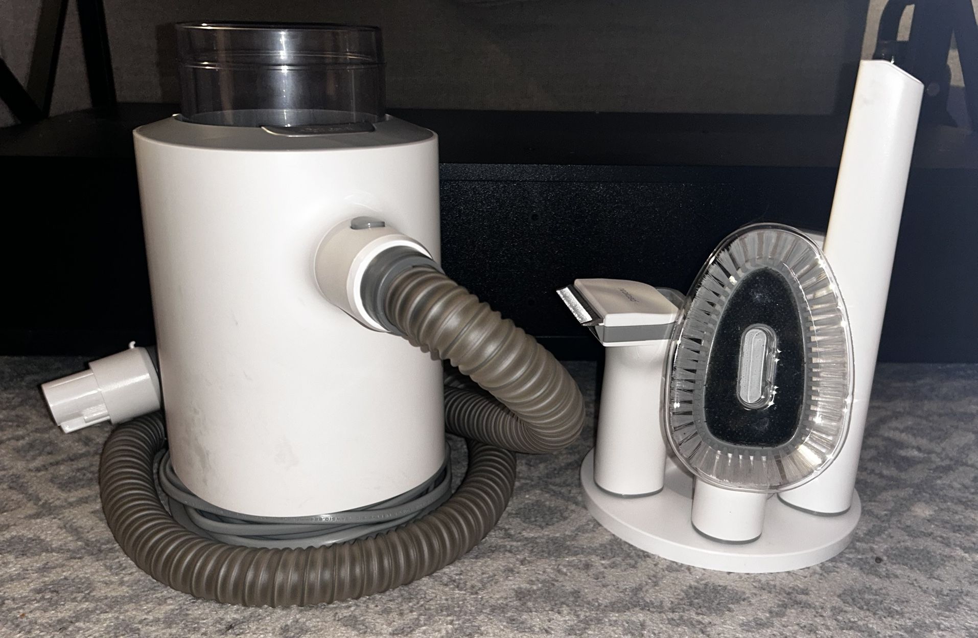 Pet Vacuum Grooming System