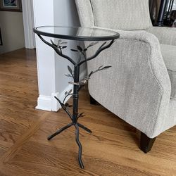 Metal Round Bird Accent Table with Glass Top
