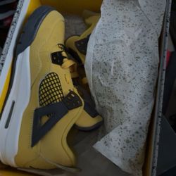 Air Jordan 4 Lightning 