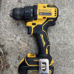 De Walt Drill And Battery 