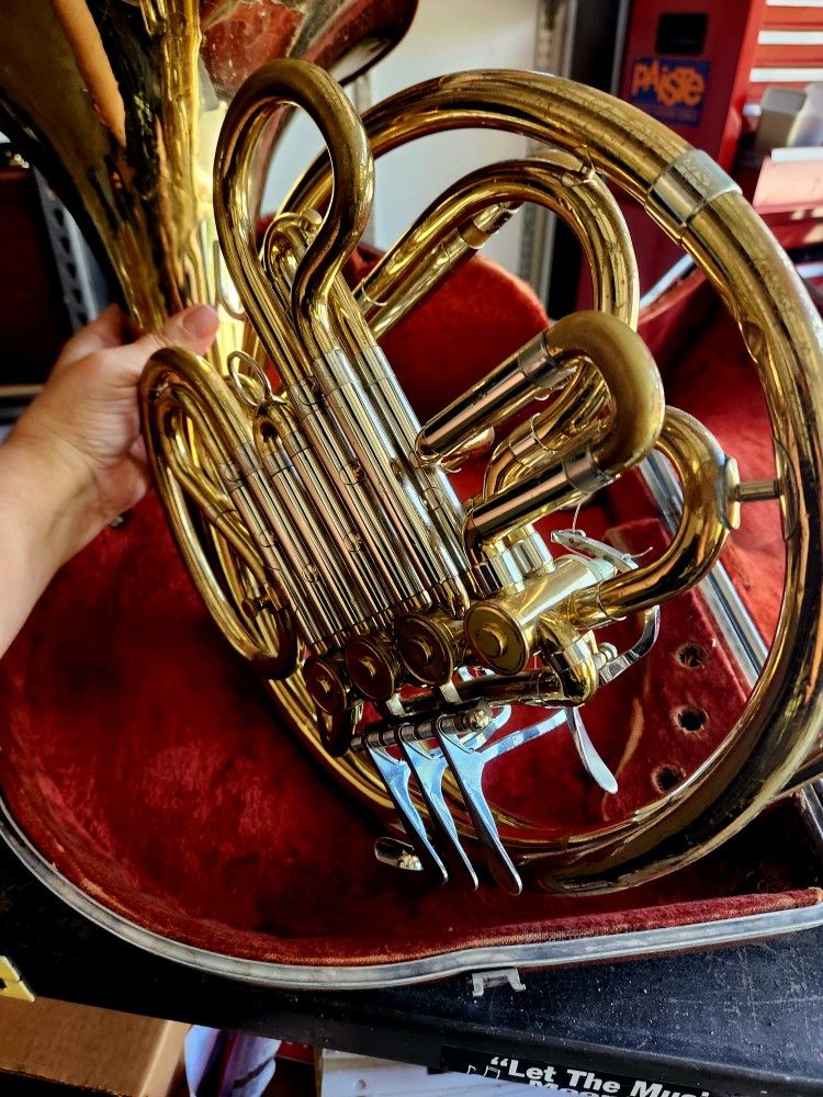 F.E. Olds & Sons Double French Horn for Sale in Menifee, CA OfferUp