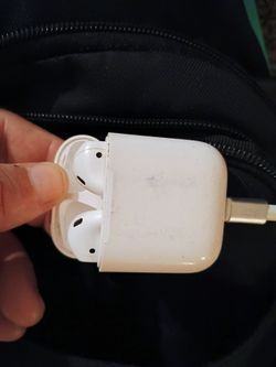 GENUINE APPLE EAR BUDS