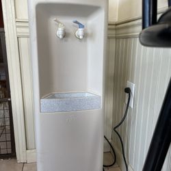 Oasis Water Dispenser 