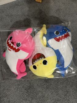 3x Baby sharks flush toys singing and light