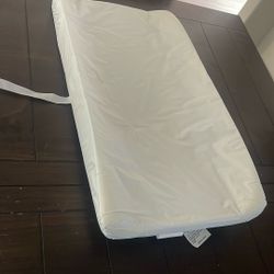 Munchkin Changing Pad 