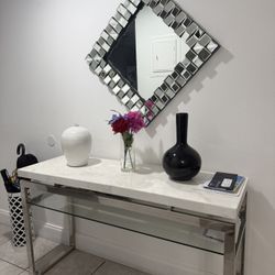Coffee Table, Console Table, Espejo. 