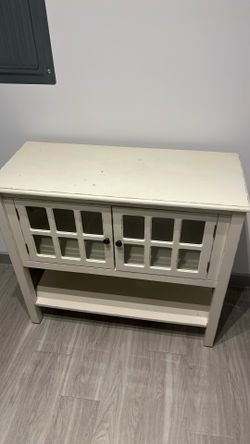 Sideboard / hutch