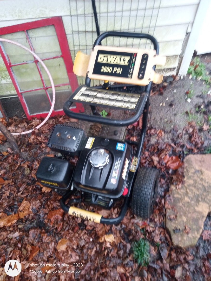 Great Running DeWalt Pressure Washer Not Many Hours A Little Weathered Outside That's It Engine And Works Great
