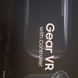 Samsung Oculus Gear VR With Controller 