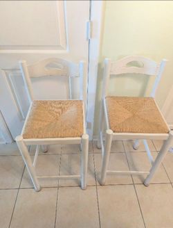 2 White Counter Height Stools (Price is for the Pair)