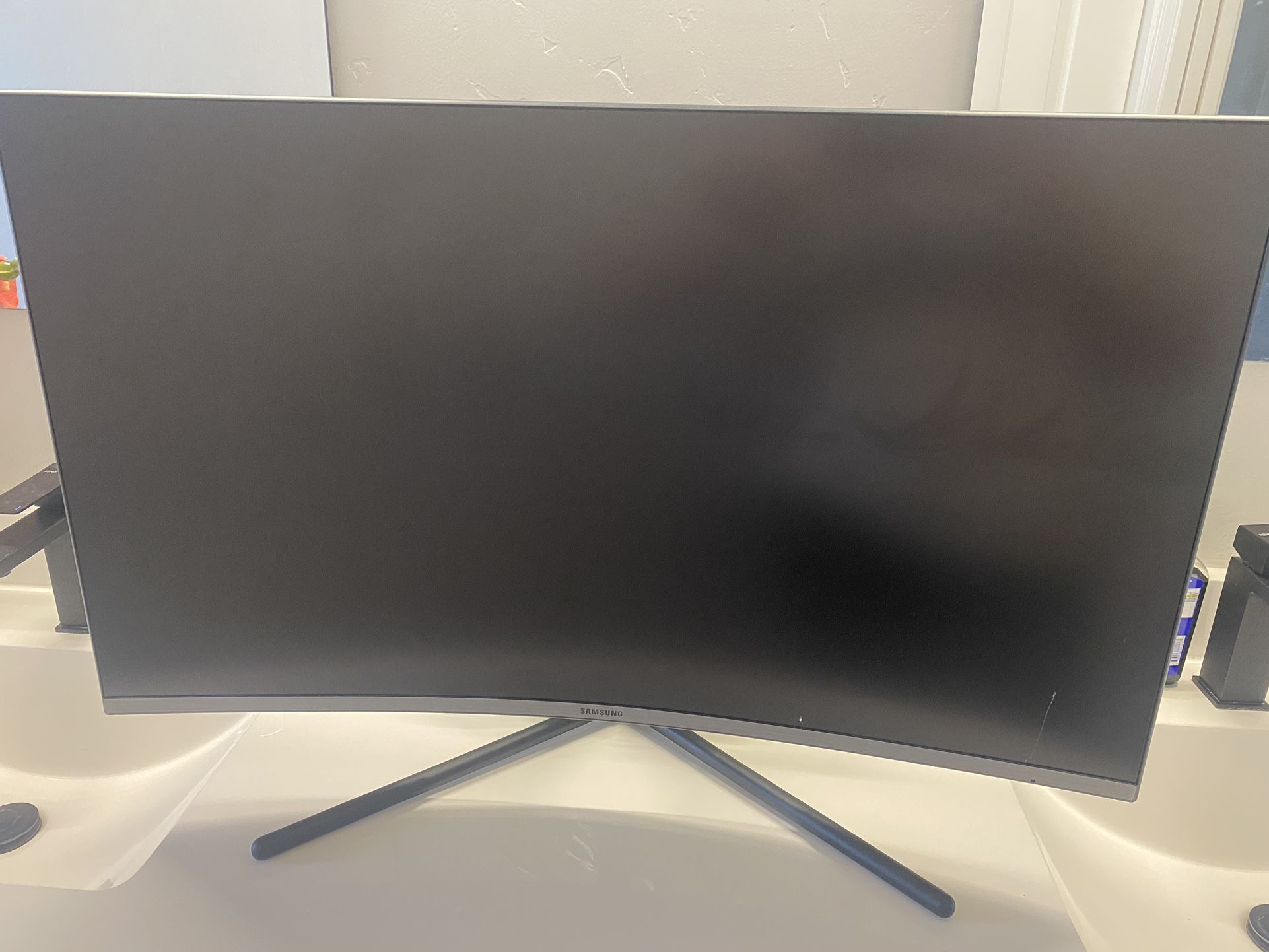 Samsung 32” 4K Curved Gaming Monitor