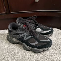 New Balance 9060 (Used) size 6.5 men / 8 women