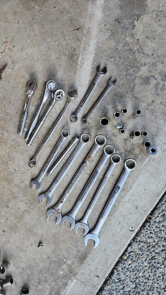 Lot of CRAFTSMAN combination wrenches