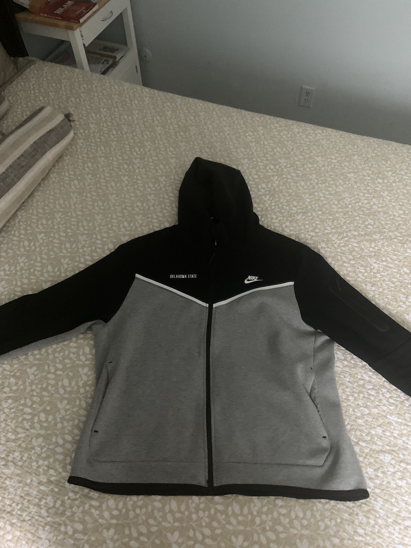 Oklahoma State Mens Nike Tech size XXL