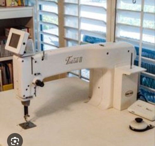 Tiara Sitdown Quilting Machine