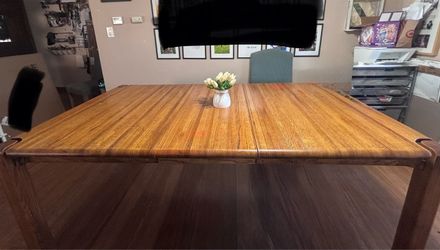 Solid Oak Dining Table – Spacious & Sturdy (DIY/Refinishing Project