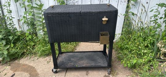 80-Quart Black Wicker Rolling Cooler