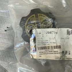Genuine GM 1(contact info removed) Coolant Reservoir Cap 07.5–10 Silverado Sierra LMM Duramax