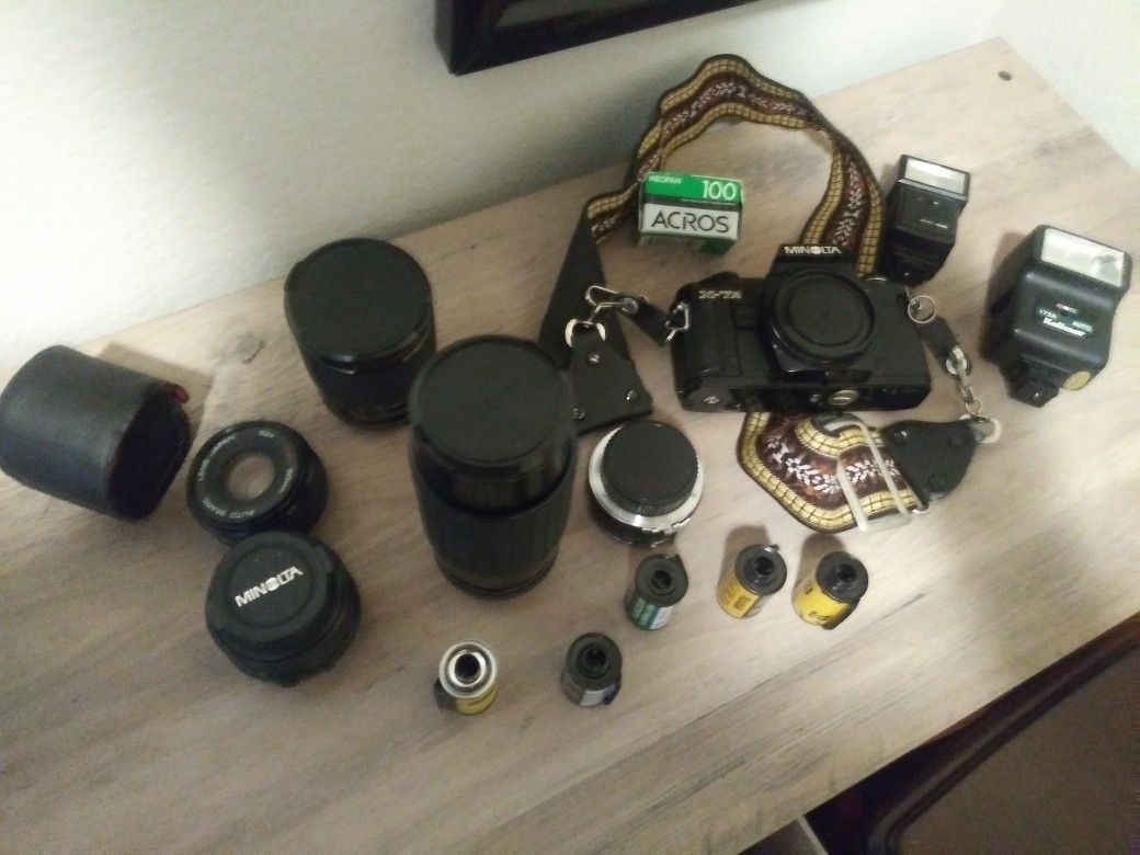 35 mm minolta camera set