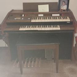 Baldwin Interlude Organ - $300

