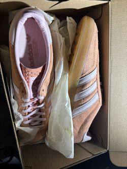 Brand New Adidas Giselle Woman’s Training Sneakers