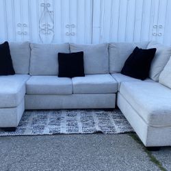 Ashley’s Furniture Sectional Couch Sofa U Shape 