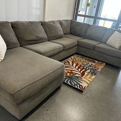 3PC GREY SECTIONAL COUCH W/ FREE DELIVERY 