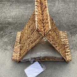 New Jute Triangle Hut Style Pet Bed