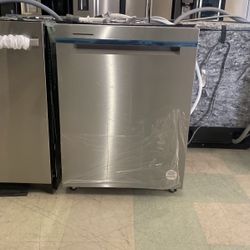 Whirlpool Stainless Steel Dishwasher Open Box‼️