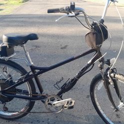 Giant Suade Electric Bicycle 