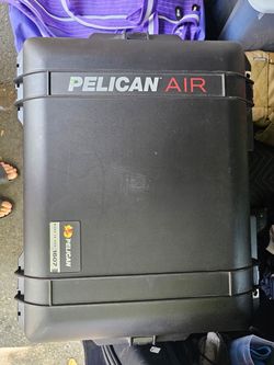 Pelican Air 1607 Rolling Hard Case w/ Padded Divider System – Black