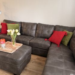 Black Leather Sectional Sofa/ Center Table 