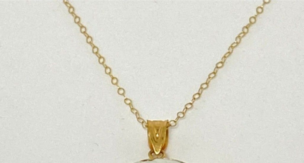 10 KT YELLOW GOLD PENDANT  MOTHER/CHILD CAMEO NECKLACE & 10KT GOLD CHAIN) & JEWE 