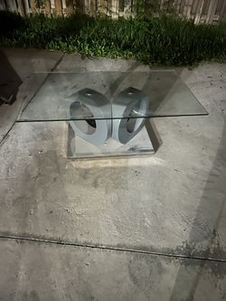 Glass sculpture coffee table 