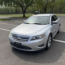 2011 Ford Taurus