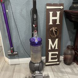 Dyson 4.1 Vacuum 