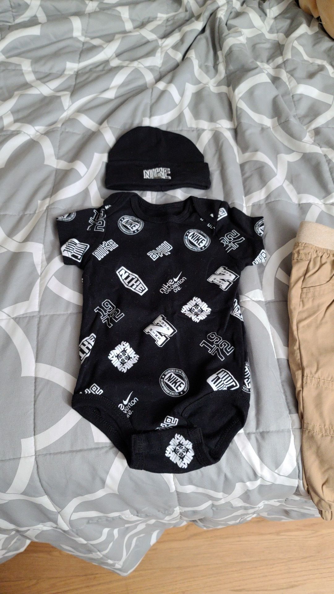 Boy clothing size 6-12 months