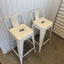 2 Bar Stools 