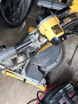 Dewalt 12” Dual Bevel Sliding Compound Miter Saw