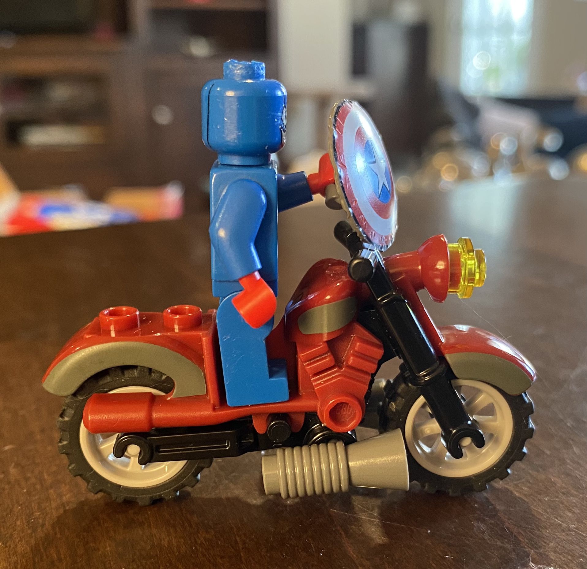 Lego Captain America & Motorcycle 