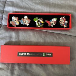 Super Mario 35th Anniversary Pin Set 