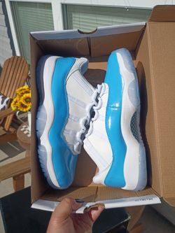 UNC LOW 11S MEN'S SIZE 10