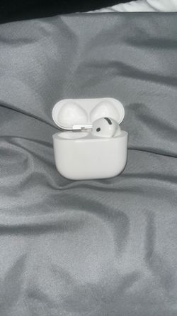 AirPod 4 1 only with case
