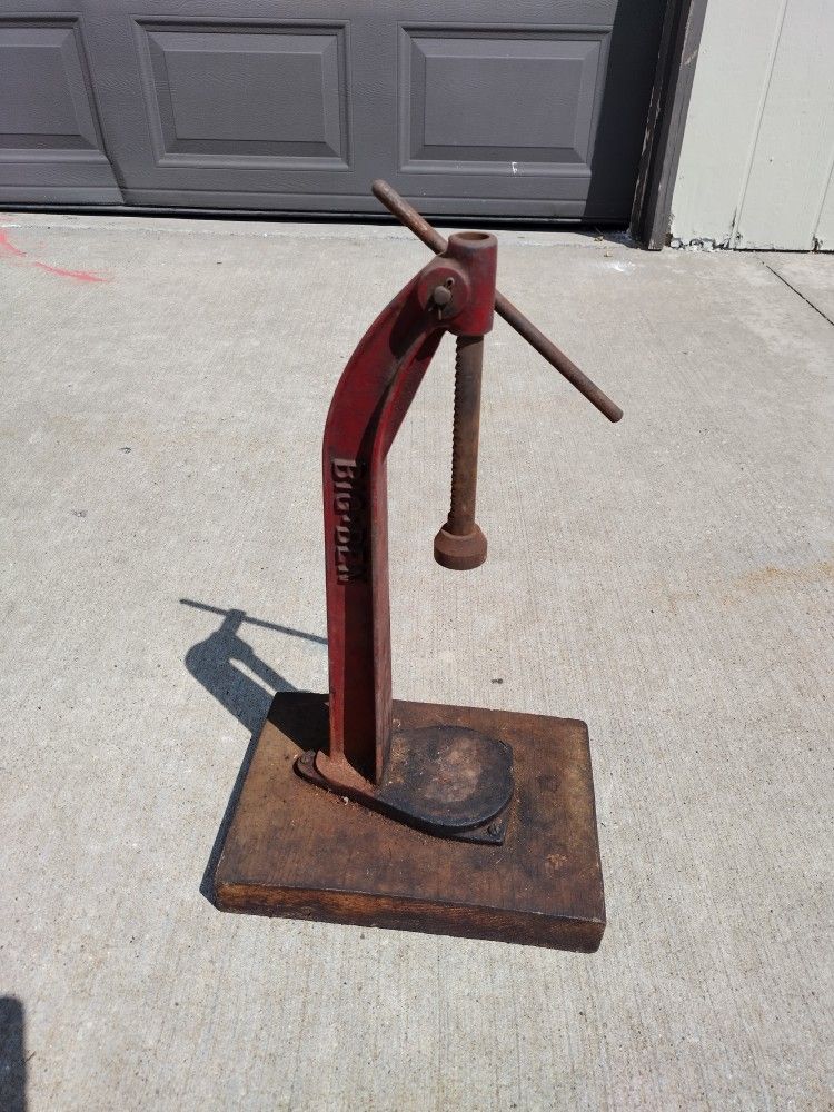 Big Ben Bottle Cap Press