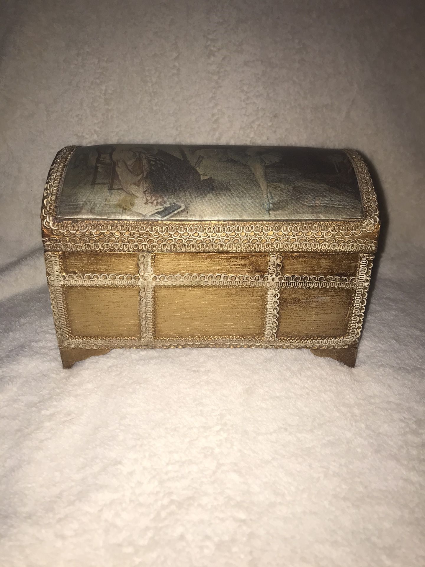 Unique Vintage music box