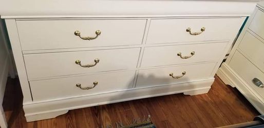 CUTE DRESSER AT PICKY PINCHERS 801 TURNER STREET CLEARWATER OPEN 12-6PM FREE DELIVERY OPEN SUNDAY