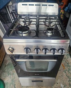 20in gas stove in good condition