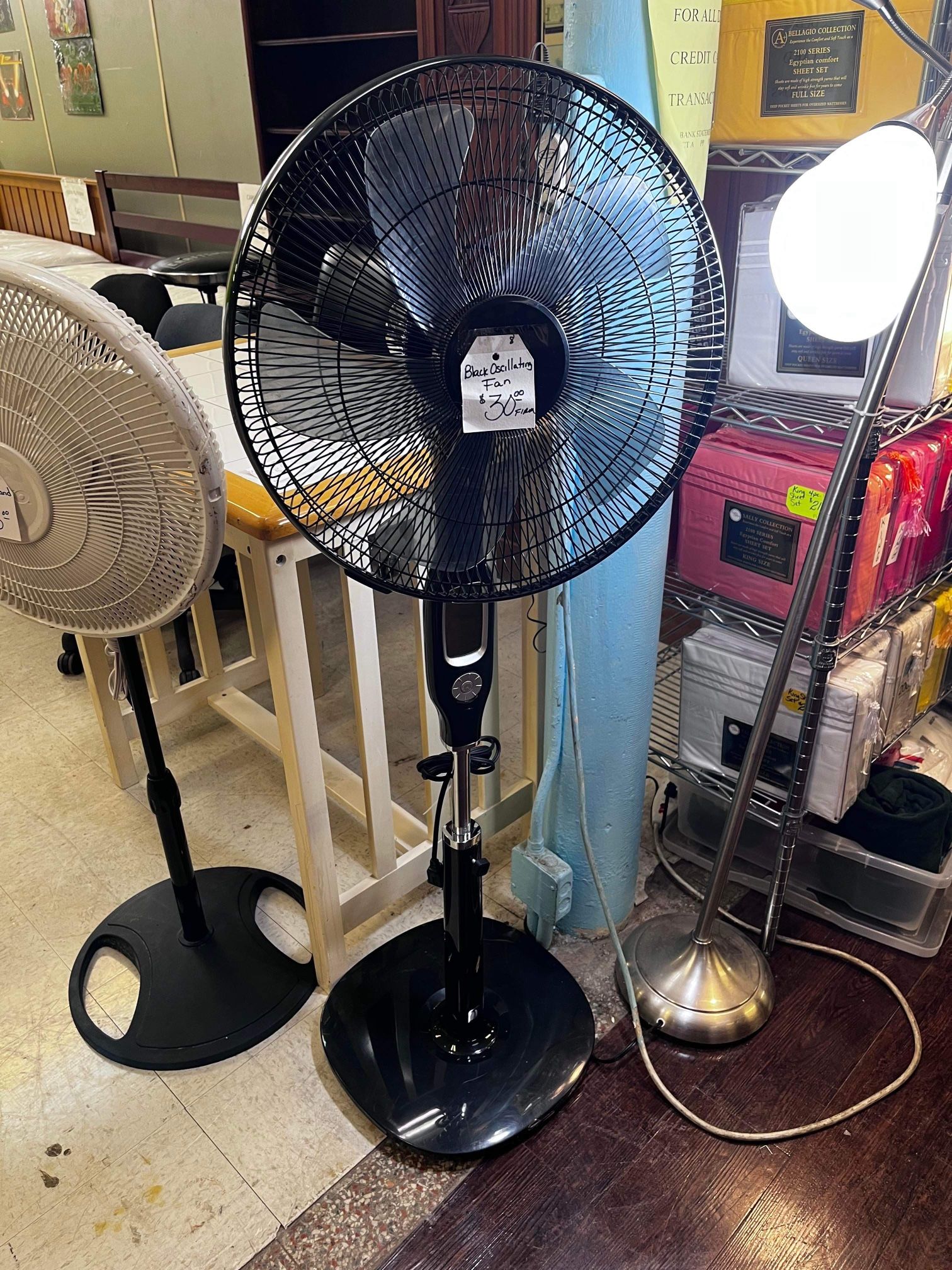 Black Osculating Digital Fan